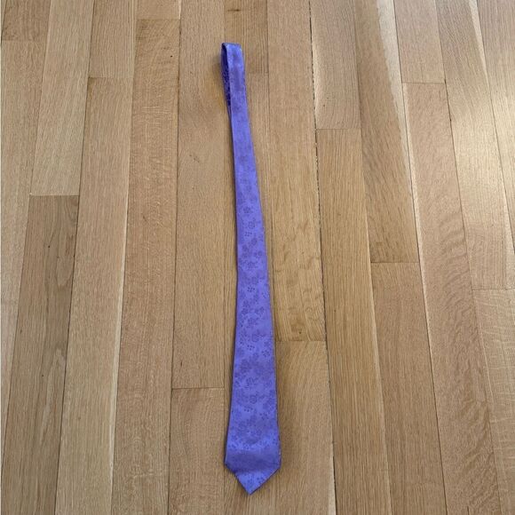 Elegant Purple Men's Tie - Picture 1 of 7